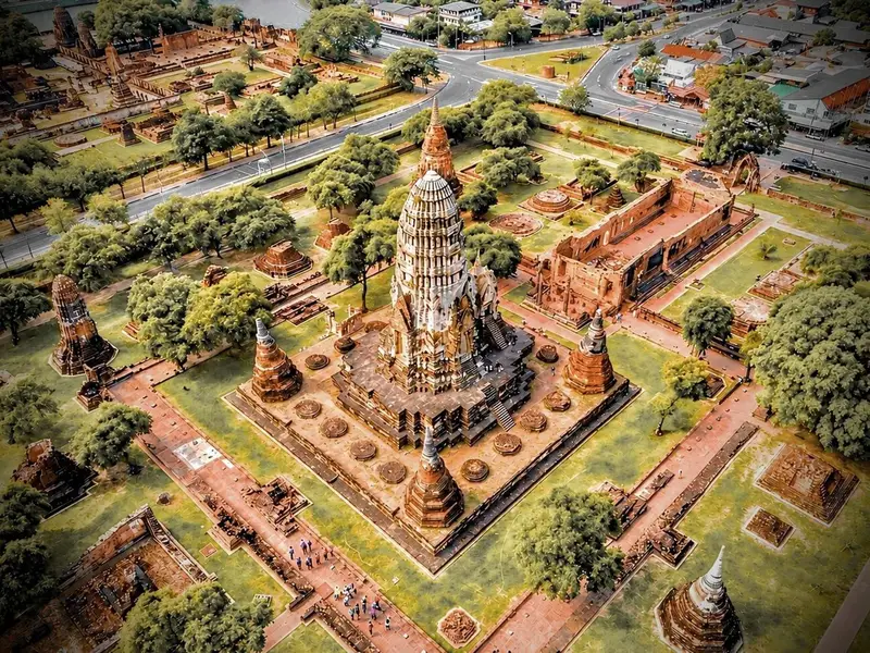 Temple ruins at Wat Mahathat near the river on the Ayutthaya private boat tour route
