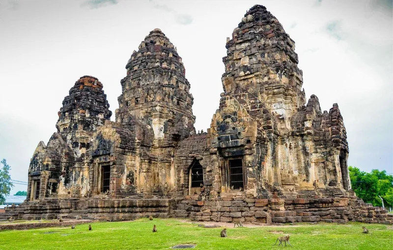 Lopburi Monkey Temple & Ayutthaya Tour from Bangkok